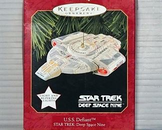 Hallmark Keepsake Star Trek Ornaments Including USS Enterprise, Voice And Light Vorg Cube, Delta Flyer, Light Up USS Voyager, And More, Total Qty 6