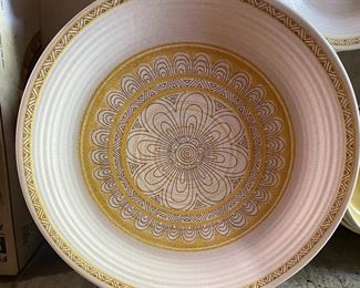 Vintage Franciscan Earthenware "Hacienda" Dishware Detail