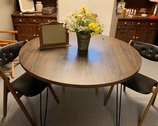 Vintage MCM round table with hair pin legs