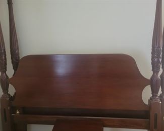 Queen Link Taylor mahogany 4 poster rice bed in beautiful condition.