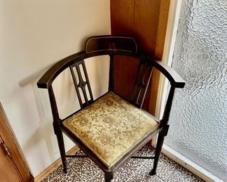1900's Mahogany Edwardian Corner Chair