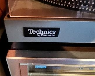 Technics SL-23 Turntable