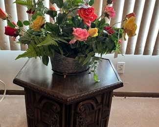 2 matching end tables and matching coffee table (not shown)