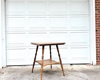 VINTAGE TWO TIER PARLOR TABLE WITH SPLAYED TURNED LEGS