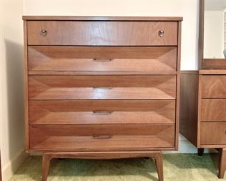 MID CENTURY MODERN UNITED FURNITURE CORP HIGHBOY DRESSER