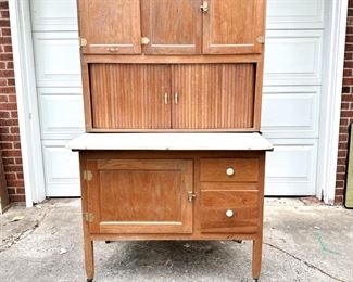 ANTIQUE HOOSIER CABINET ON CASTERS