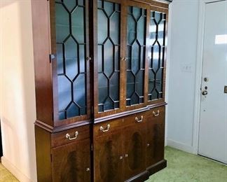 COUNCILL FURNITURE CRAFTSMAN FLAME MAHOGANY BREAKFRONT CHINA CABINET - TRADITIONAL - GLASS SHELVES