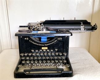 LC Smith & Corona Typewriter No 8 (10") 1920s