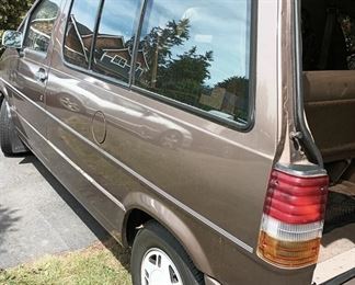 1992 Ford Aerostar XL Van - 1FMDA11U5NZB11289