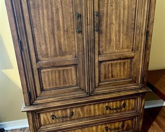 Armoire $100!
