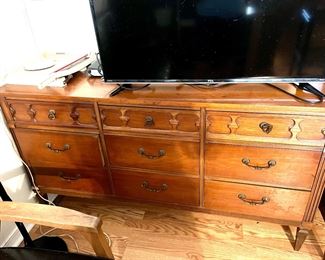 Dresser $100