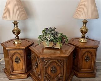 Classic Living Room 3 Table Set with 2 Heavy Brass Lamps and Centerpiece
