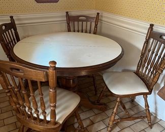 Traditional Kitchen Table with four chairs