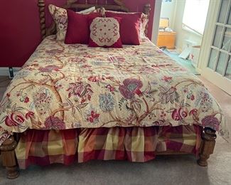 Queen size bed & bed linens 