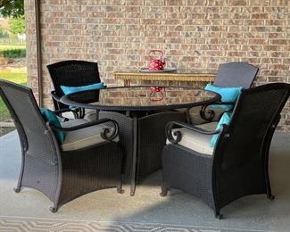 Outdoor Table & Chairs