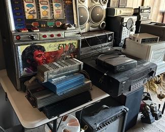 Elvis slot Machine (works) speakers, electronics