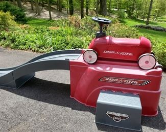 2023Toddler ride on toy w ramp