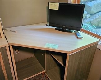 $25 Light pine and sage green corner desk