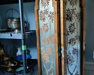 Beautiful Folding Privacy Screen