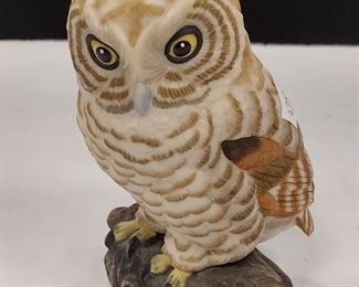 GOEBEL PORCELAIN FIGURE OF SCREECH OWL TITLED "ON THE ALERT". #1848. 5" TALL