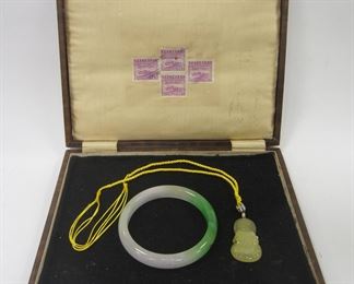 CHINESE PEKING GLASS BANGLE, SEATED BUDDHA PENDANT WITH CLASP MARKED 925, AND A BOX