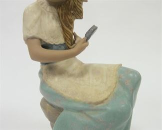 NAO LLADRO GRES GIRL WITH HAIR BRUSH "TEENAGE DREAM" 8.25" TALL