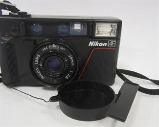 NIKON AF 35MM FILM CAMERA
