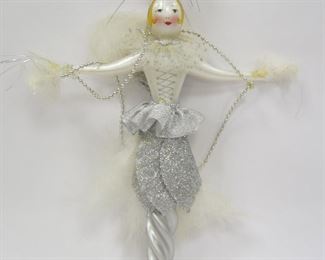 BLOWN GLASS ANGEL ORNAMENT