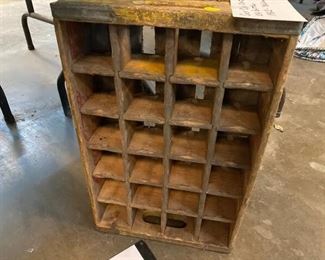 COCA COLA CRATE 24 BOTTLES 1962 YELLOW