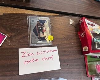 ZION WILLIAMSON ROOKIE CARD