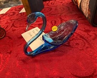 HAND BLOWN FENTON SWAN CANDY DISH