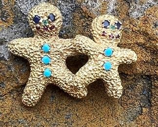 14K gingerbread men brooch