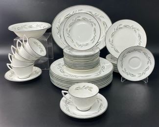FINE ROYAL DOULTON & co Limited ENGLISH BONE CHINA PATTERNED SPRING ZEPHYR Lovely Dinner plates cups with saucers bowls and oval platter
