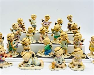 Tender Hearts Collection Hymns Of The Heaven, Bundles Of Love, Gathering The Stars, Guess Which Hand, Play A Sweet Melody Guiding Light, Cuddling In The Clouds, Serenading The Stars, Reaching For the Stars, Story Time In The Stars, A Tender Moment, and More
