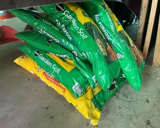 Miracle Grow Garden Soil