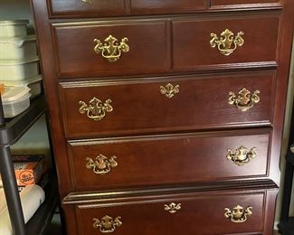 chest of drawers