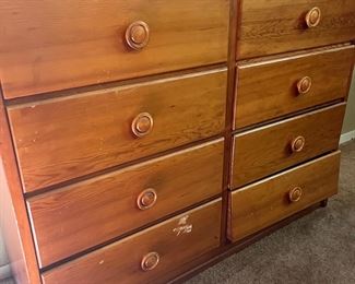 chest of drawers