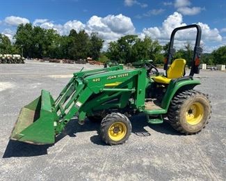 john deere tractor with loader