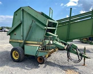 JOHN DEERE 410 ROUND BALER
