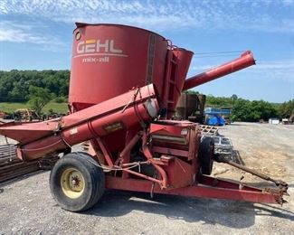 gehl mixer grinder