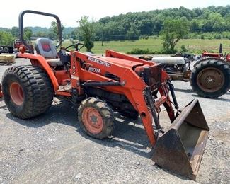 kubota tractor with loader