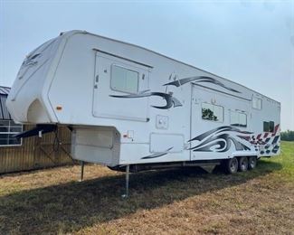 weekend camper toy hauler