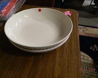 set of bowls