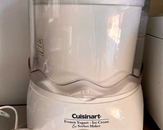 Ice cream maker 