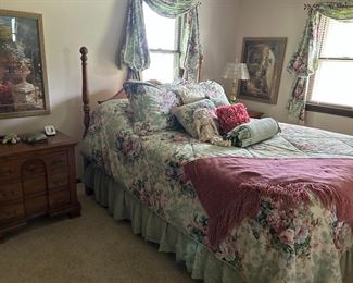 really nice oak bedroom set (bedding not included)