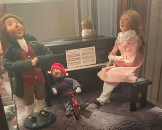 Caroler Plays The Piano