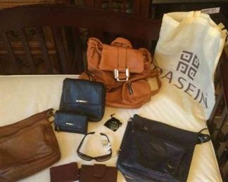 Nine West Wise Owl And Dasein