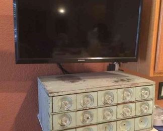 Splendid Samsung TV and Rustic Drawers