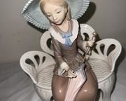 wlladro seated and standing figurines1971 t