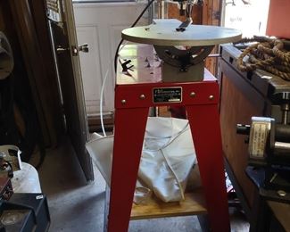 Hawk scroll saw